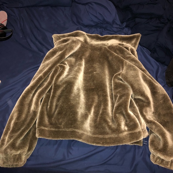Urban Outfitters Faux Fur Jacket - Picture 4 of 6